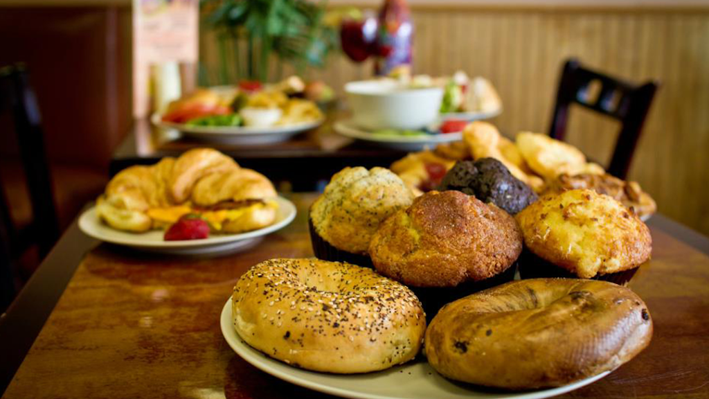 Redwood Deli | meal takeaway | 118-18 Queens Blvd, Forest Hills, NY 11375, USA | 7182619326 OR +1 718-261-9326