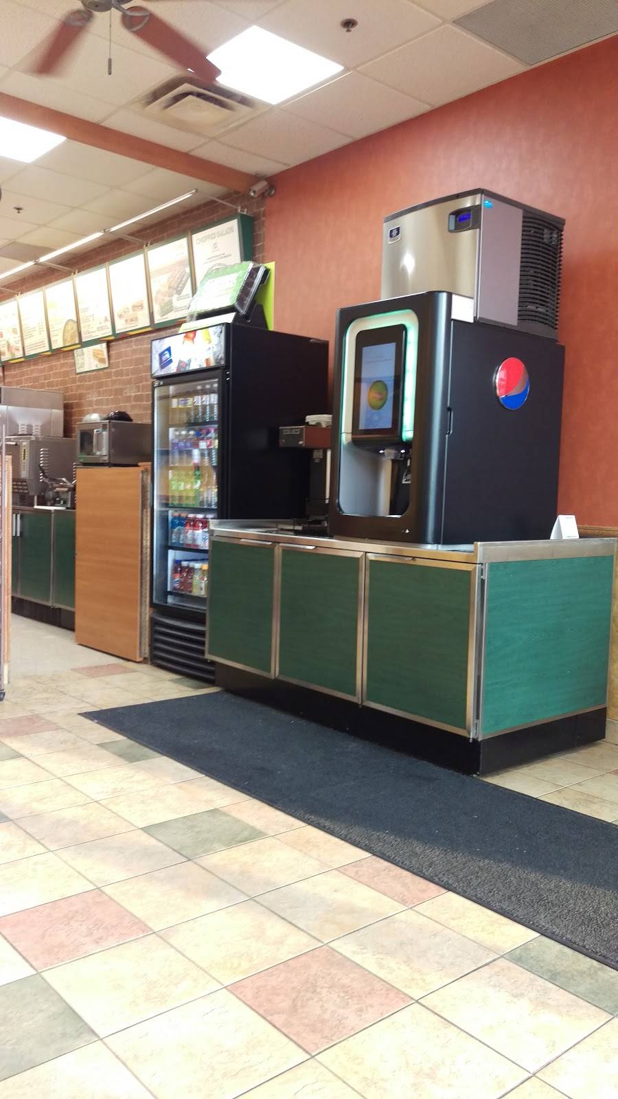 Subway | restaurant | 2136 Burnhamthorpe Rd W, Mississauga, ON L5L 5Z5, Canada | 9056062370 OR +1 905-606-2370