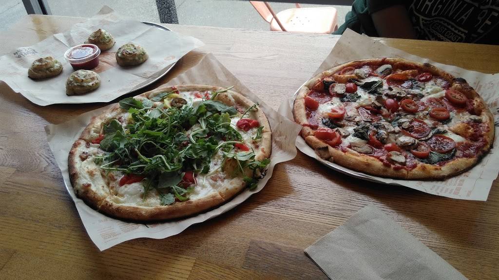 Blaze Pizza | meal takeaway | 5712 W Touhy Ave, Niles, IL 60714, USA | 8472649262 OR +1 847-264-9262