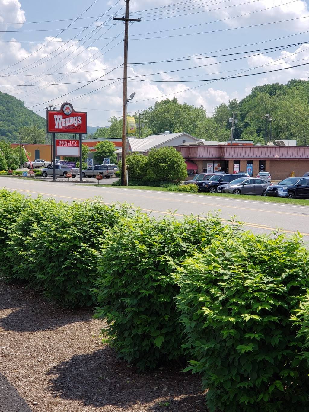 Wendys | restaurant | 1505 Earl L Core Rd, Morgantown, WV 26505, USA | 3042920904 OR +1 304-292-0904