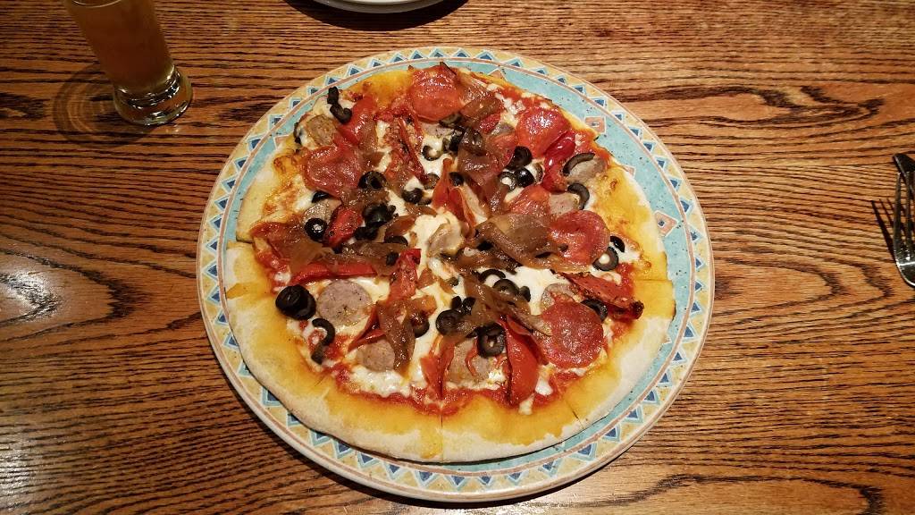 Monterey Coast Brewing | restaurant | 165 Main St, Salinas, CA 93901, USA | 8317582337 OR +1 831-758-2337