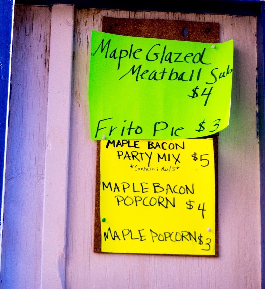 Four Saps Sugar Shack | restaurant | 10 Fredette Dr, Lyndeborough, NH 03082, USA | 6036548741 OR +1 603-654-8741