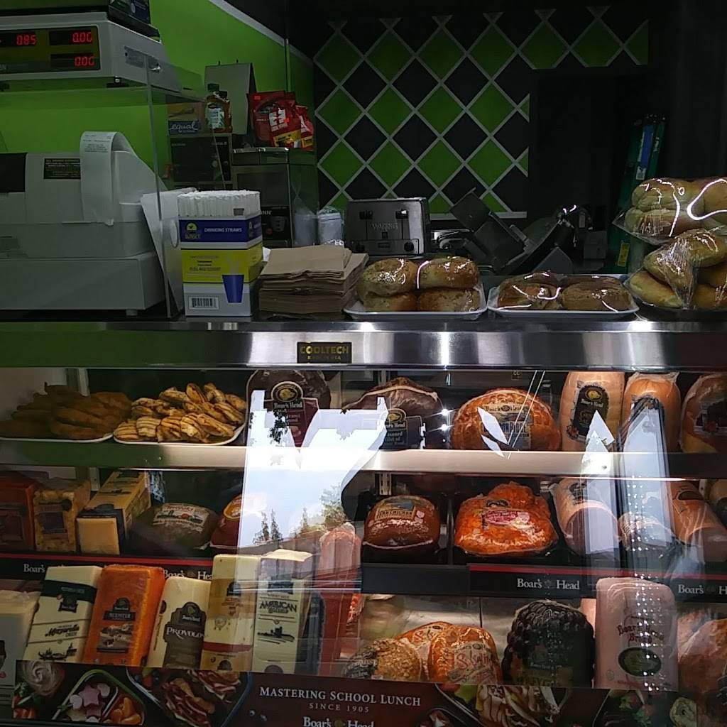 Sassys Specialty Sandwiches | restaurant | 233 S 4th St, Brooklyn, NY 11211, USA | 7183847515 OR +1 718-384-7515