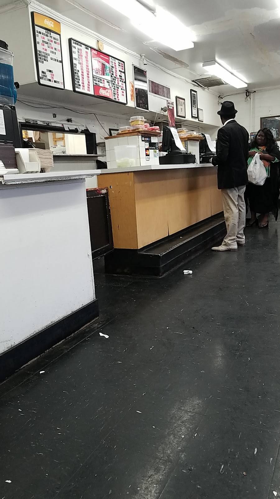 A&R Bar-B-Que | restaurant | 1802 Elvis Presley Blvd, Memphis, TN 38106, USA | 9017747444 OR +1 901-774-7444