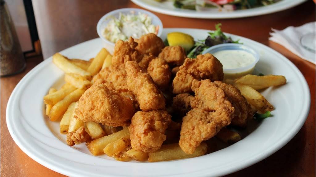 Fathoms Bar & Grille | restaurant | 255 Popes Island, New Bedford, MA 02740, USA | 5089933400 OR +1 508-993-3400