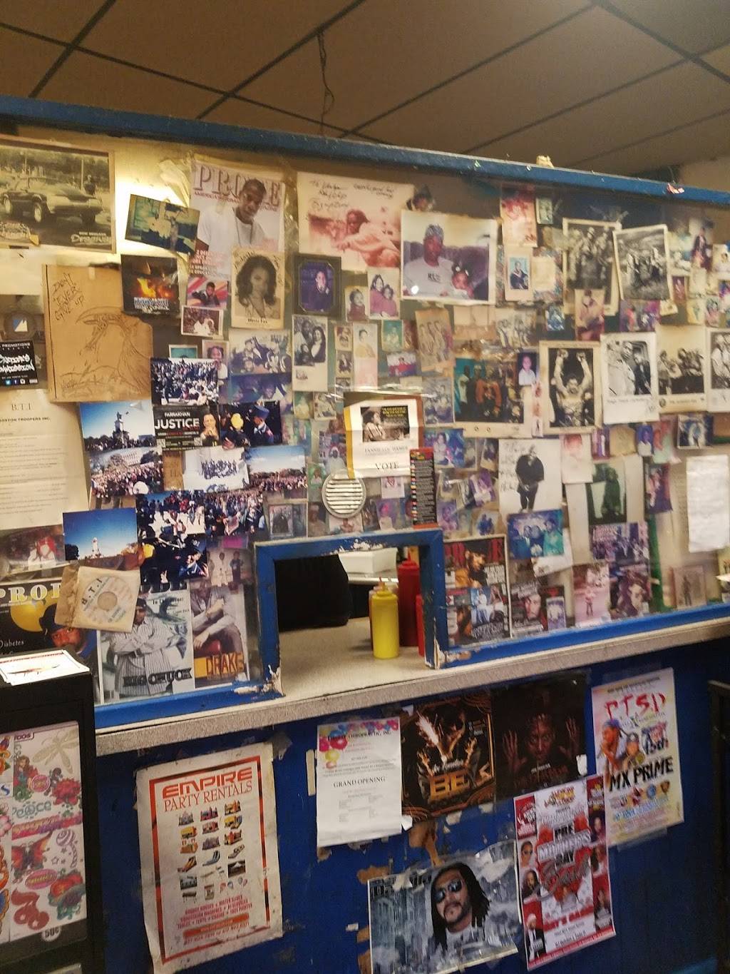 Vaughn Fish & Chips | restaurant | 1 Erie St, Dorchester, MA 02121, USA | 6178251194 OR +1 617-825-1194