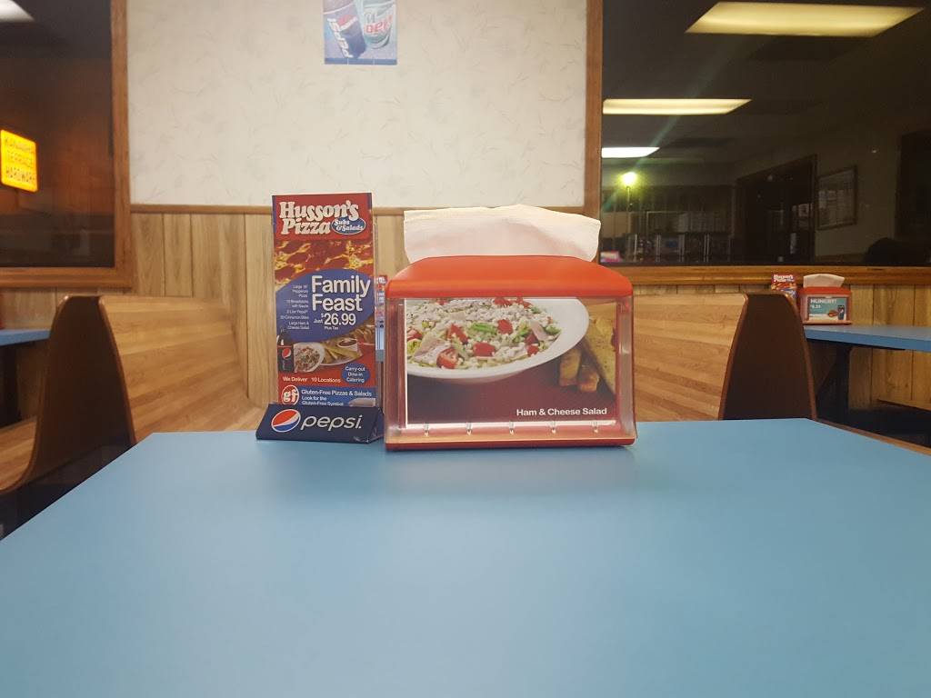 Hussons Pizza | restaurant | 2415 Kanawha Terrace, St Albans, WV 25177, USA | 3047222135 OR +1 304-722-2135