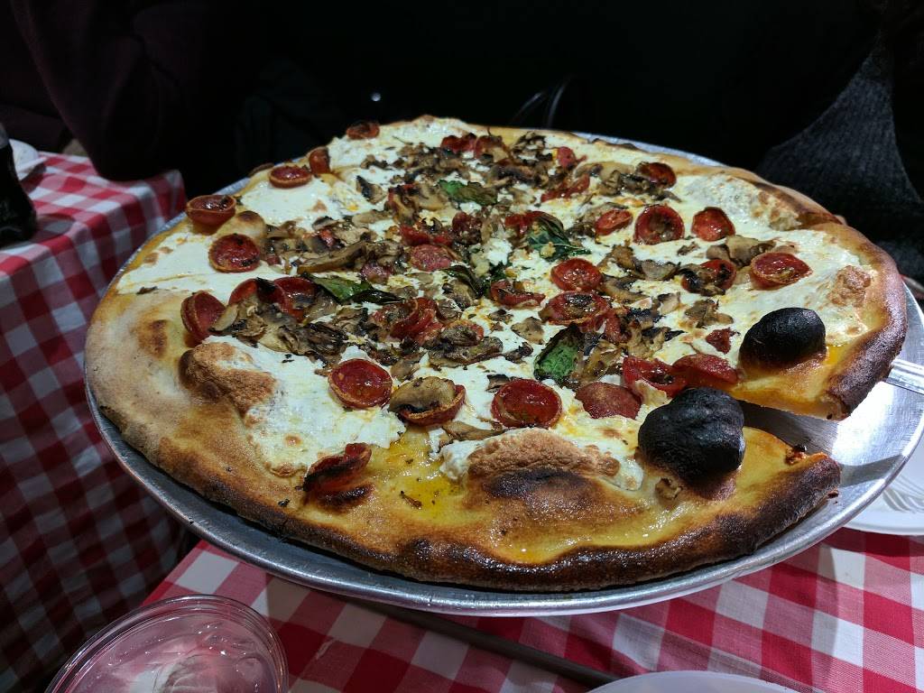 Grimaldis Pizzeria | restaurant | 1 Front St, Brooklyn, NY 11201, USA | 7188584300 OR +1 718-858-4300