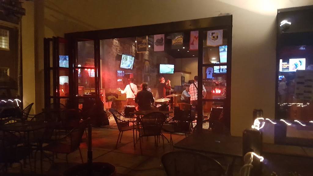 Home Team Grill | restaurant | 1630 W. Main Street (Main &, N Vine St, Richmond, VA 23220, USA | 8042547360 OR +1 804-254-7360