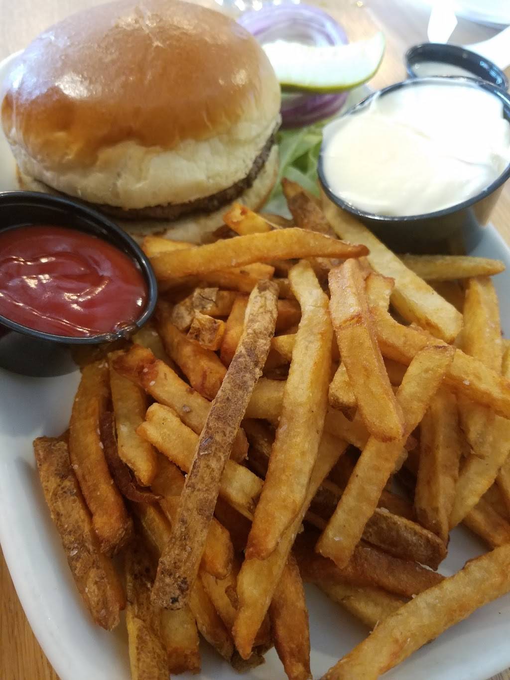 Fast Eddies Kitchen & Bar | restaurant | 7729 W Ridgewood Dr, Parma, OH 44129, USA | 4403404423 OR +1 440-340-4423