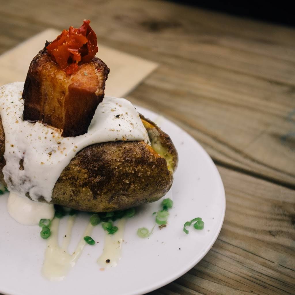 Mekelburgs | restaurant | 293 Grand Ave, Brooklyn, NY 11238, USA | 7183992337 OR +1 718-399-2337