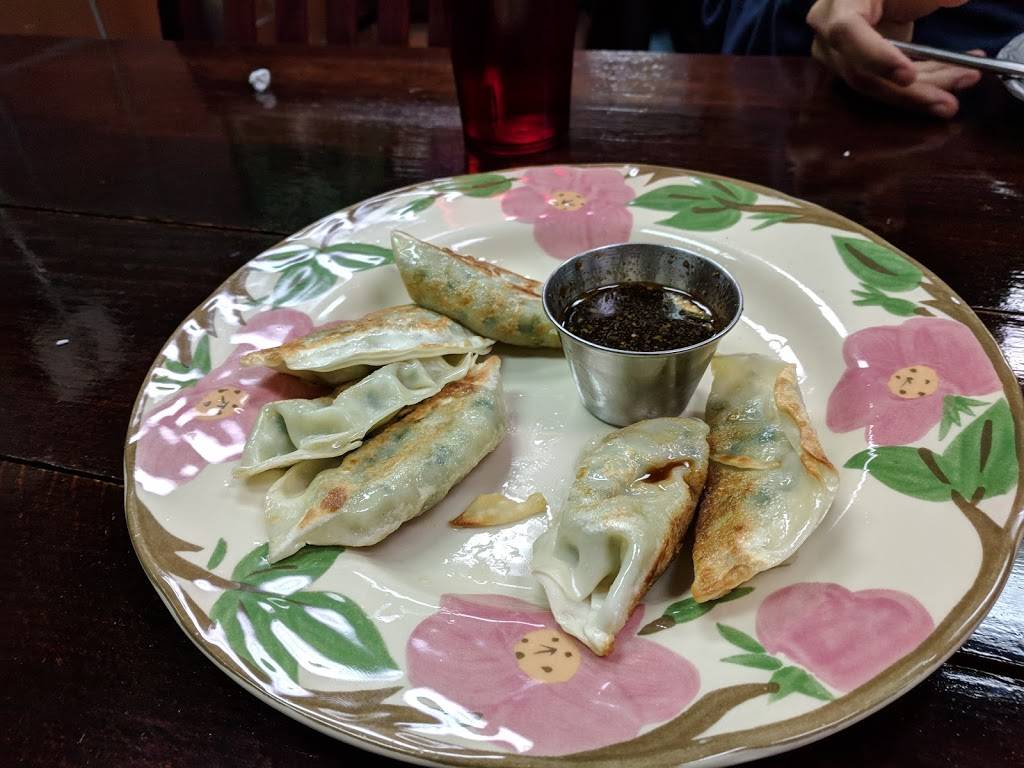 Kal Bee Restaurant | restaurant | 3489, 609 Snidow St, Pembroke, VA 24136, USA | 5406266011 OR +1 540-626-6011