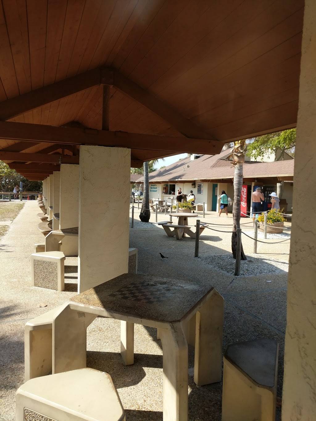 Lido Beach Restaurant | restaurant | 400 Benjamin Franklin Dr, Sarasota, FL 34236, USA | 9413880400 OR +1 941-388-0400