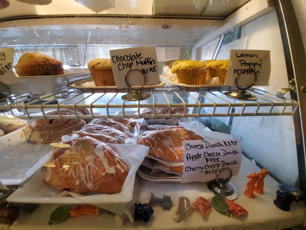 Bay Ave Bakery & Cafe | bakery | 111 Bay Ave, Highlands, NJ 07732, USA | 7322913480 OR +1 732-291-3480