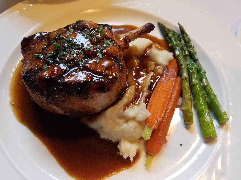 Russells Restaurant & Loft | restaurant | 3305 Monte Villa Pkwy, Bothell, WA 98021, USA | 4258928492 OR +1 425-892-8492