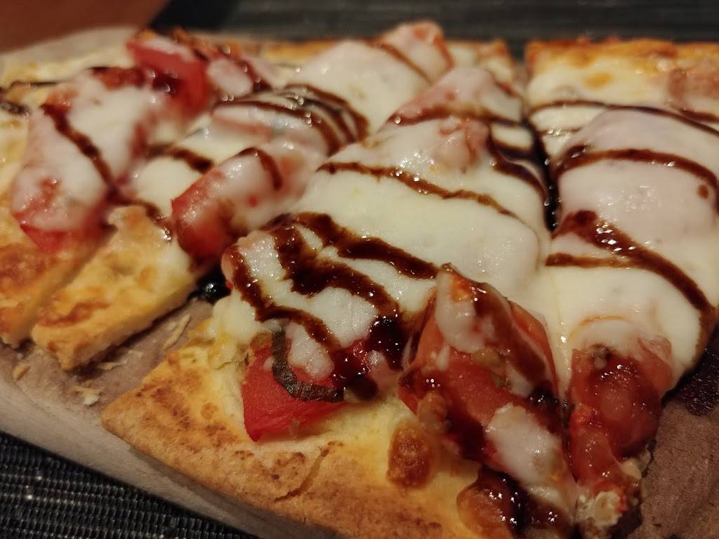 Vivo Seasonal Trattoria | restaurant | 200 Columbus Blvd, Hartford, CT 06103, USA | 8607602333 OR +1 860-760-2333