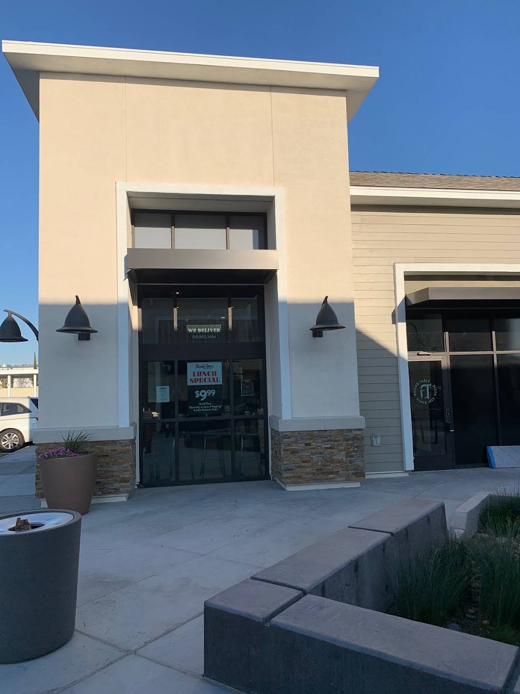 Round Table Pizza | meal takeaway | 28545 Hesperian Blvd ste b-101, Hayward, CA 94545, USA | 5109023456 OR +1 510-902-3456