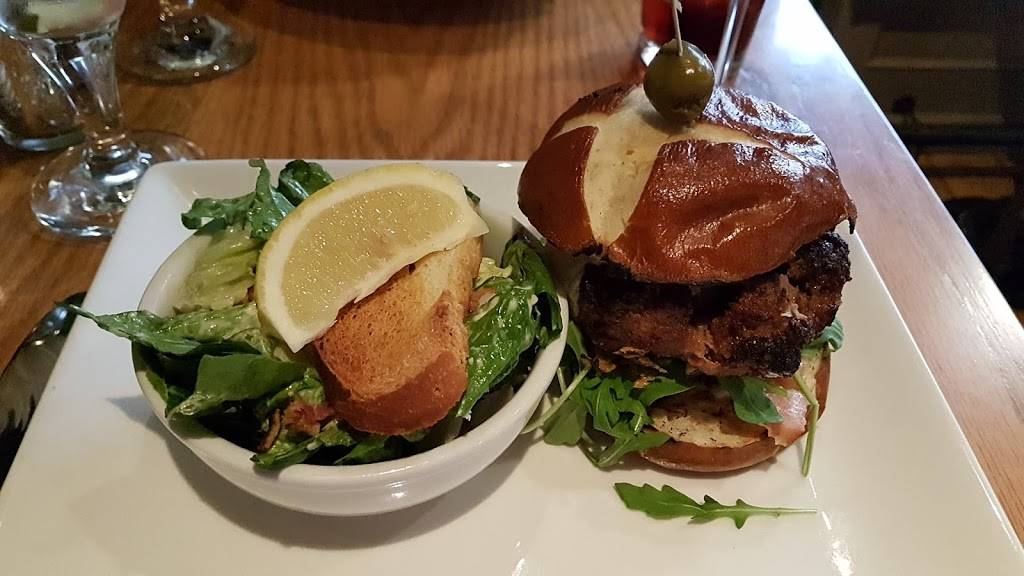 West Plains Bistro | restaurant | 133 Plains Rd E, Burlington, ON L7T 2L3, Canada | 9053339449 OR +1 905-333-9449