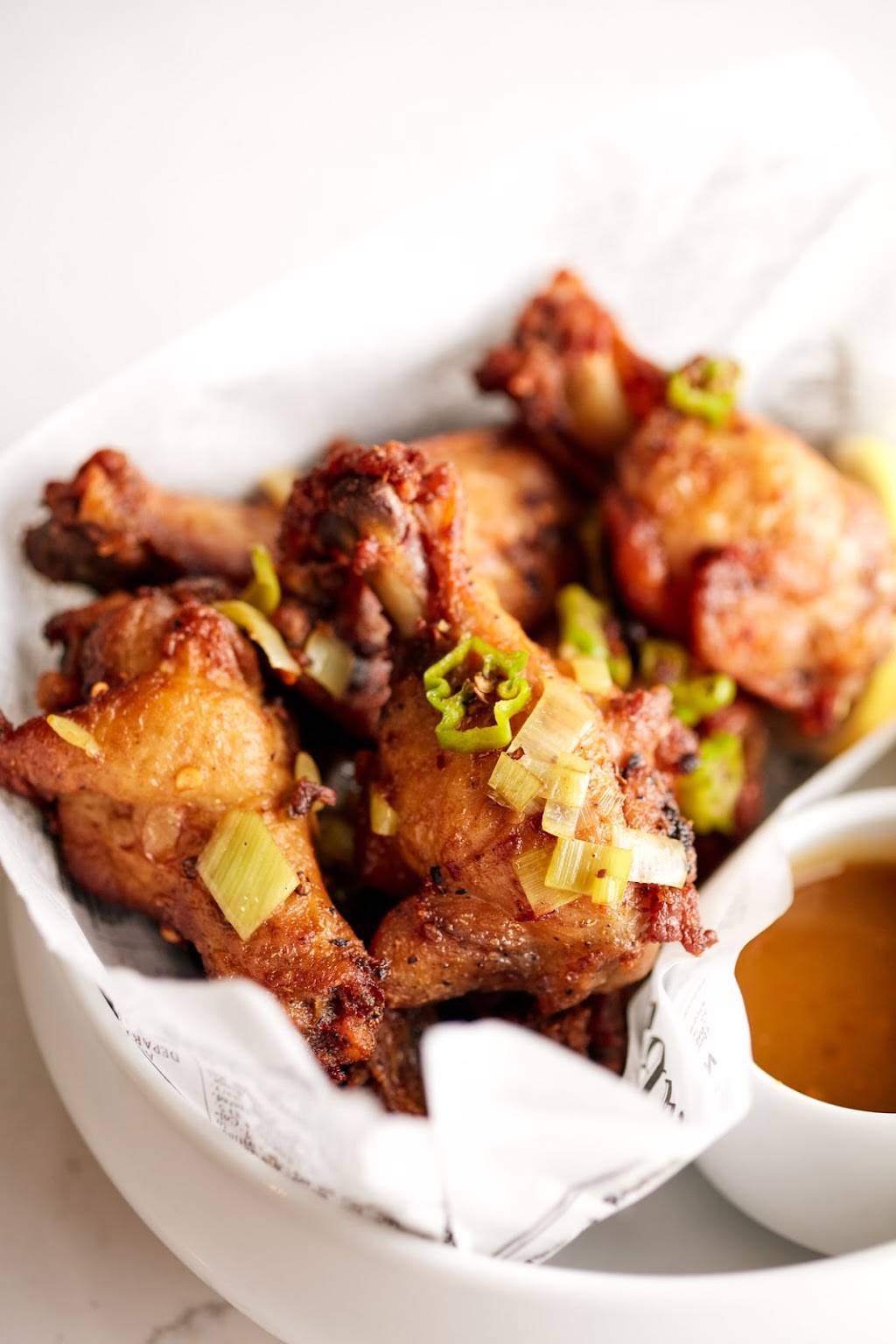 Adorn Bar & Restaurant | restaurant | 120 E Delaware Pl, Chicago, IL 60611, USA | 3122808800 OR +1 312-280-8800