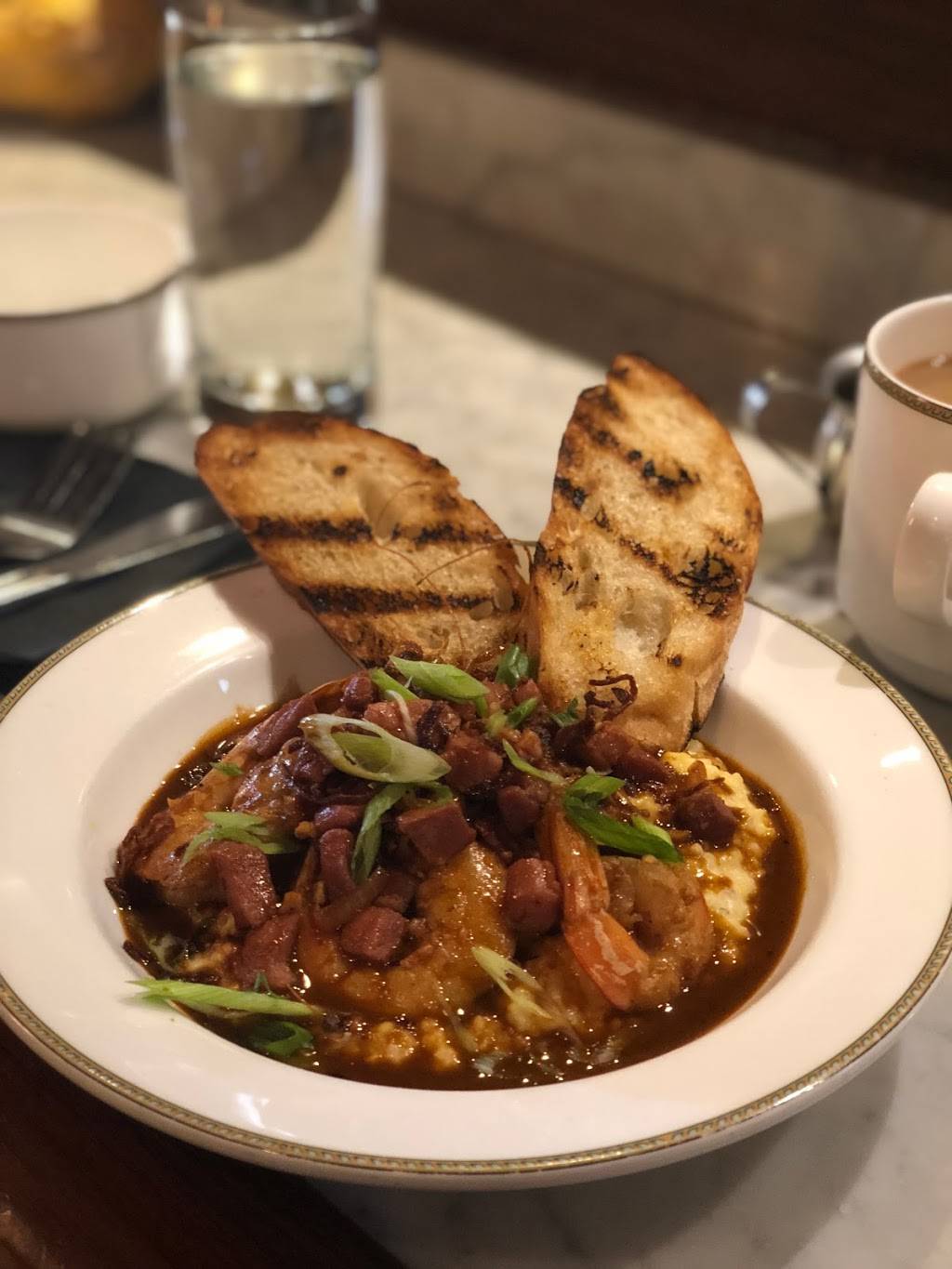 Beuchert’s Saloon | restaurant | 623 Pennsylvania Ave SE, Washington, DC 20003, USA | 2027331384 OR +1 202-733-1384