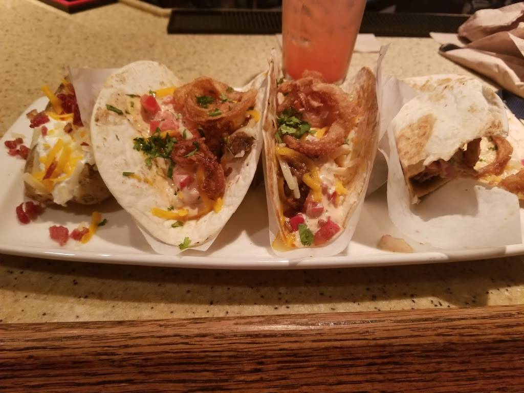 Applebees Grill + Bar | restaurant | 3920 W Hillsborough Ave, Tampa, FL 33614, USA | 8138729666 OR +1 813-872-9666