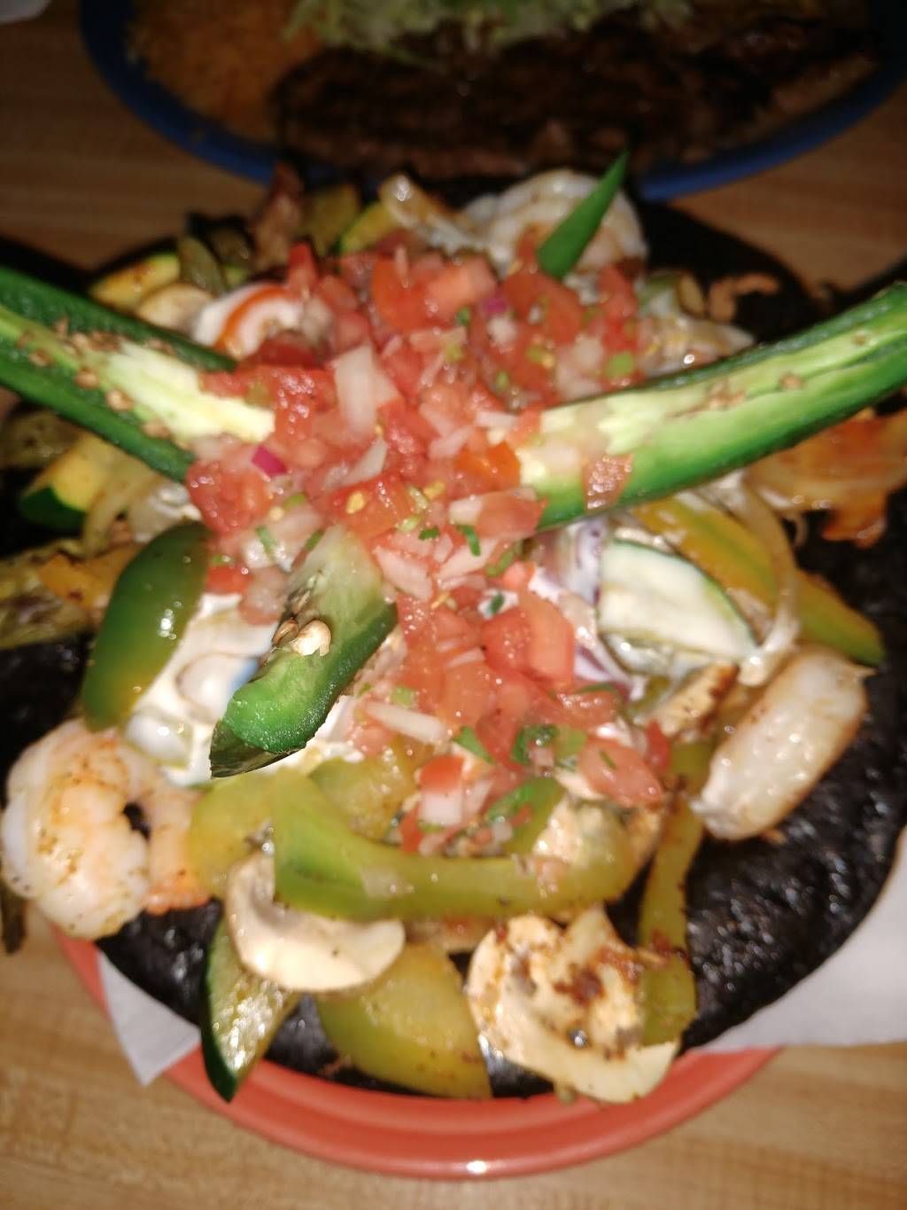 Los Riveras | restaurant | 700 N Koeller St, Oshkosh, WI 54902, USA | 9202352220 OR +1 920-235-2220