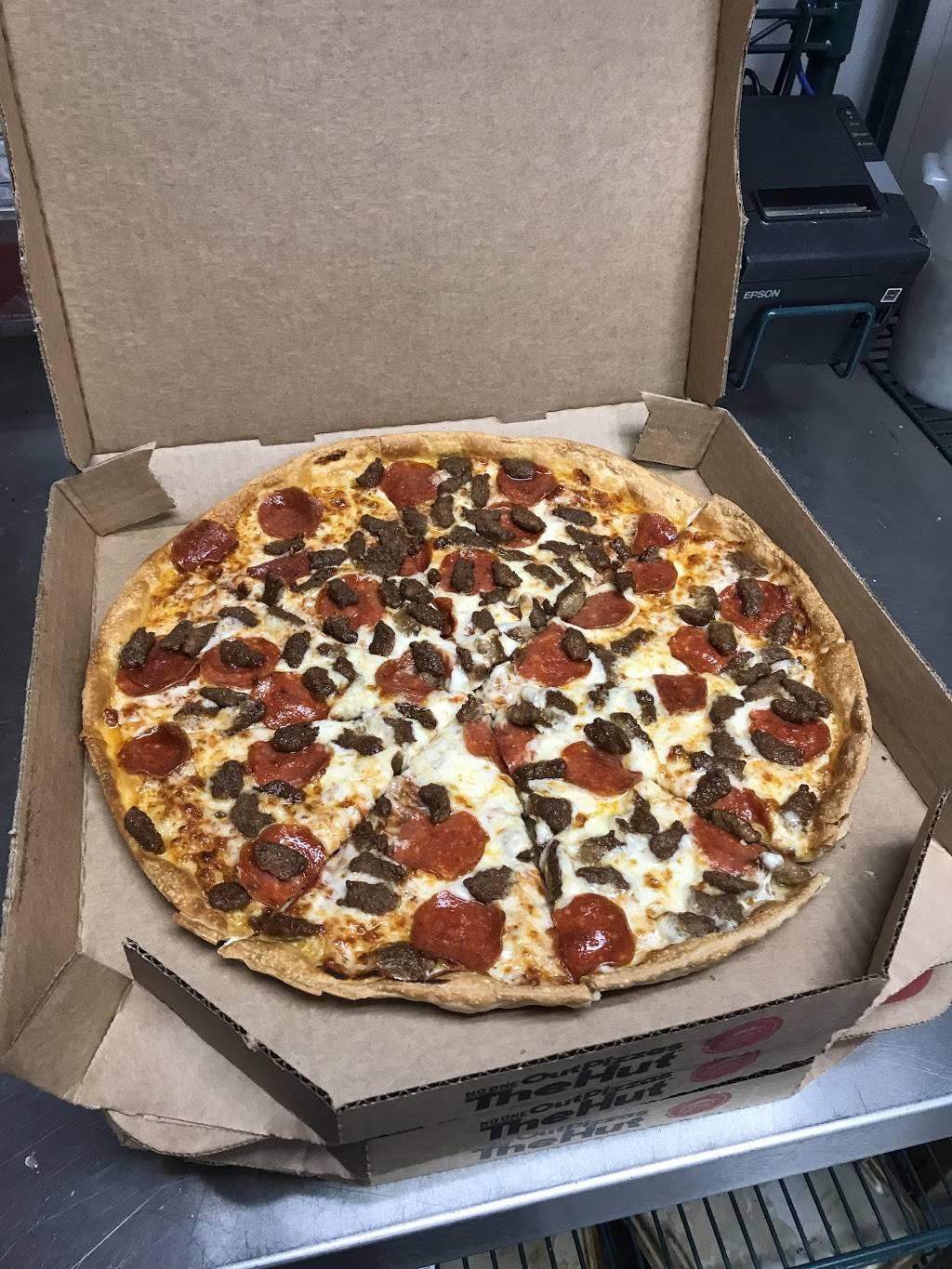 Pizza Hut | meal takeaway | 603 S Tyler St Suite 100, Dallas, TX 75208, USA | 2149482001 OR +1 214-948-2001