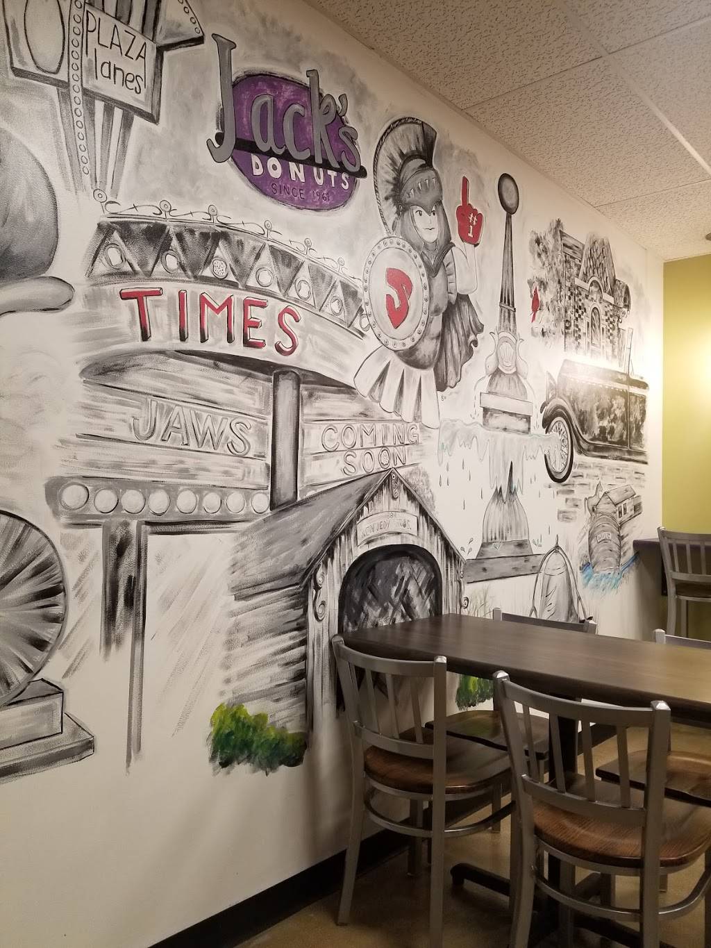 Jacks Donuts | restaurant | 2221 N Park Rd, Connersville, IN 47331, USA | 7653777363 OR +1 765-377-7363