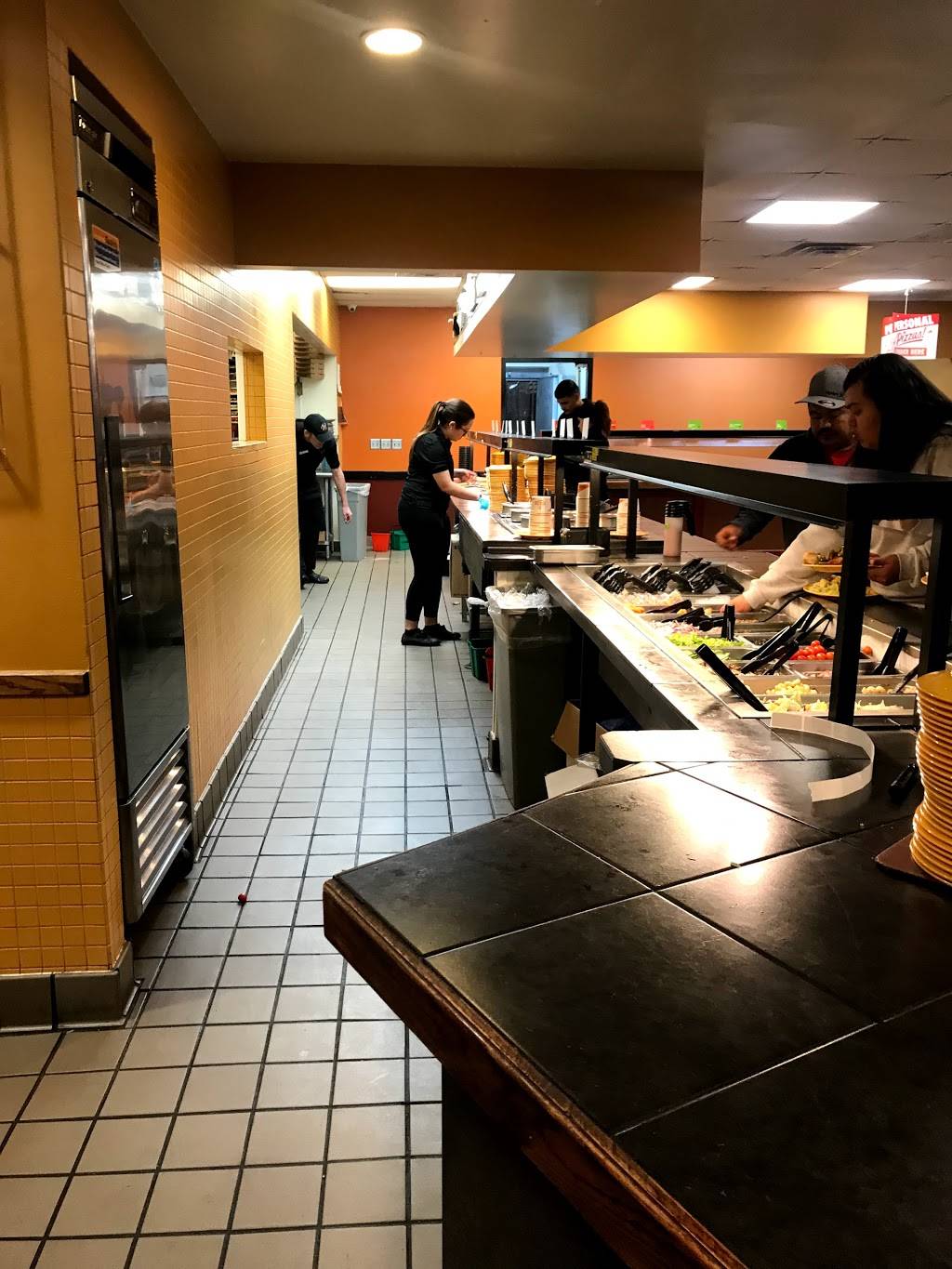 Cicis | restaurant | 8320 W Central Ave, Wichita, KS 67212, USA | 3167731782 OR +1 316-773-1782