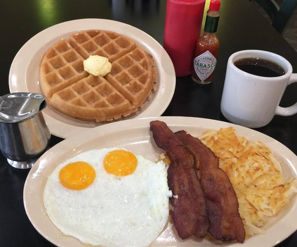 Moms Family Diner (on Yale) | restaurant | 5230 S Yale Ave, Tulsa, OK 74135, USA | 9189868988 OR +1 918-986-8988