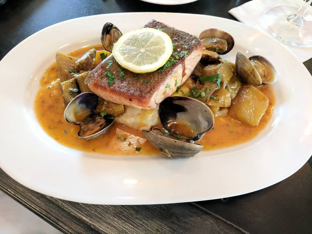 Chevy Chase Country Club | night club | 3067 E Chevy Chase Dr, Glendale, CA 91206, USA | 8182465566 OR +1 818-246-5566