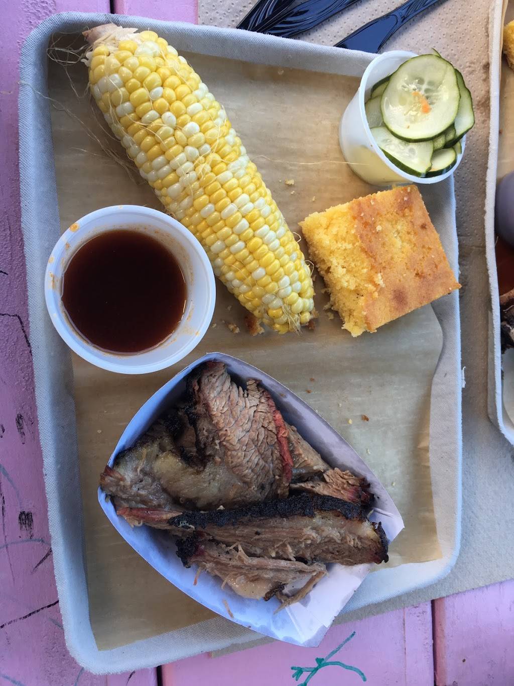 Pink Pig BBQ | restaurant | 35 Narragansett Ave, Jamestown, RI 02835, USA | 4012973258 OR +1 401-297-3258