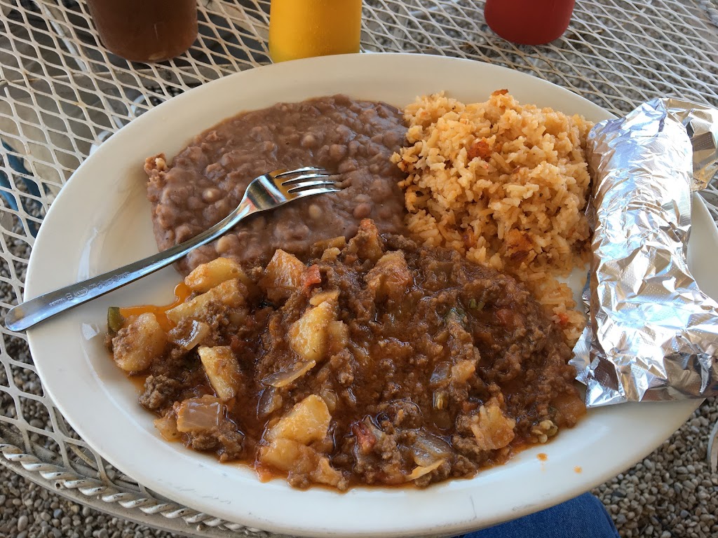 Tacos El Patio | restaurant | 222 East, US-90, Knippa, TX 78870, USA | 8309342468 OR +1 830-934-2468