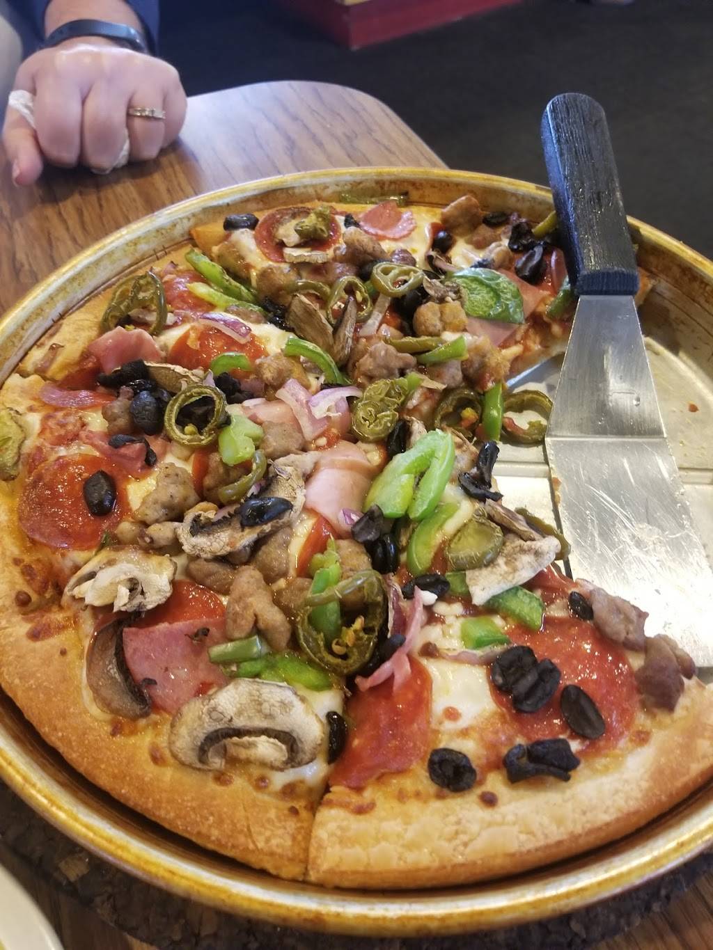 Pizza Hut | meal takeaway | 1000 Oak Mountain Cir, Pelham, AL 35124, USA | 2057330021 OR +1 205-733-0021