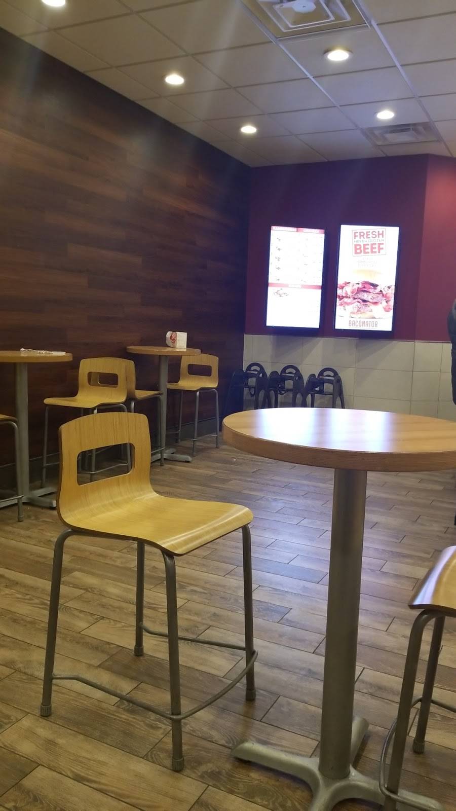 Wendys | restaurant | 6001 N Broad St, Philadelphia, PA 19141, USA | 2152768550 OR +1 215-276-8550