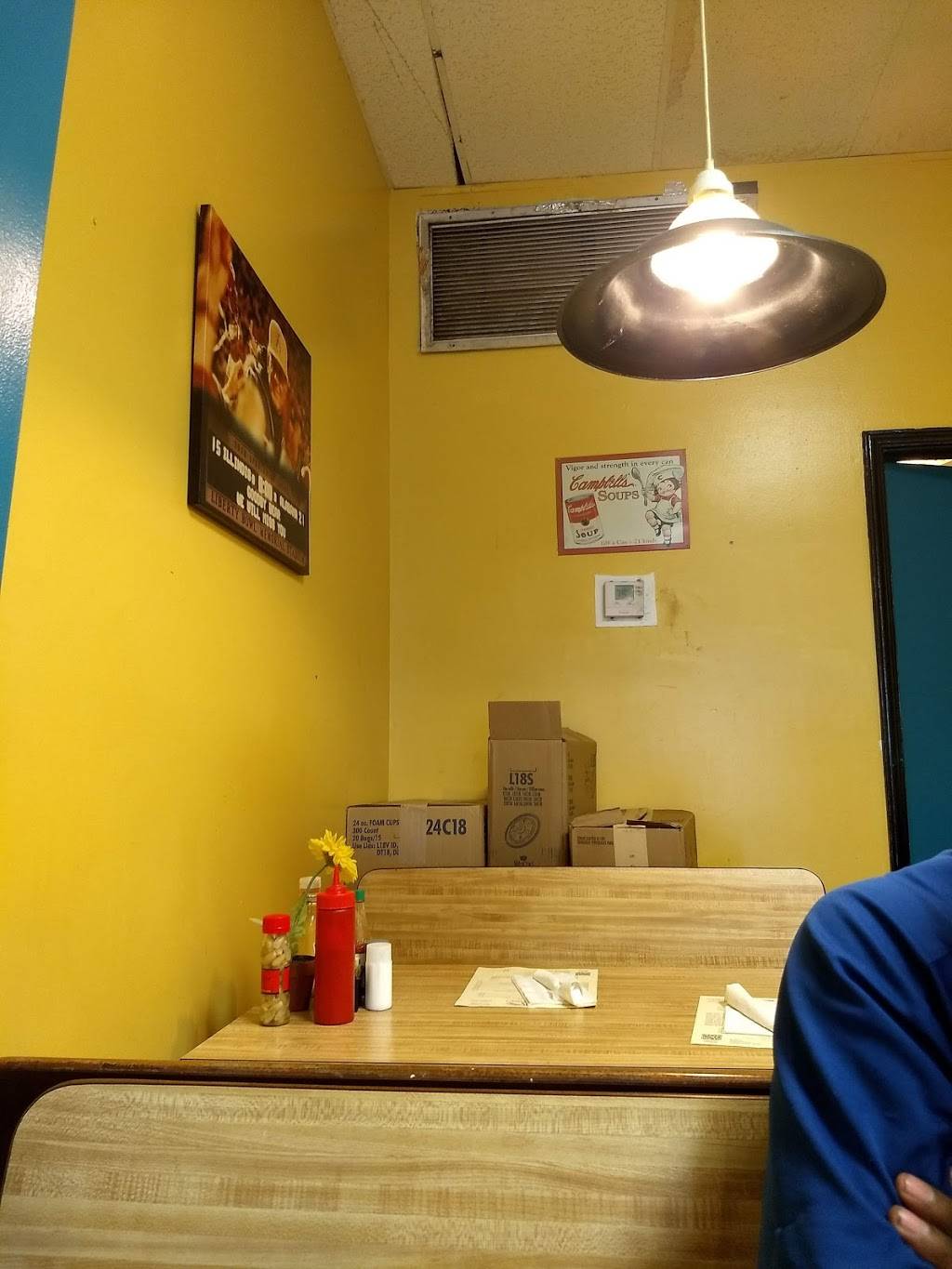 El Paso Chili Company | restaurant | 539 East Blvd N, Montgomery, AL 36109, USA | 3342440118 OR +1 334-244-0118