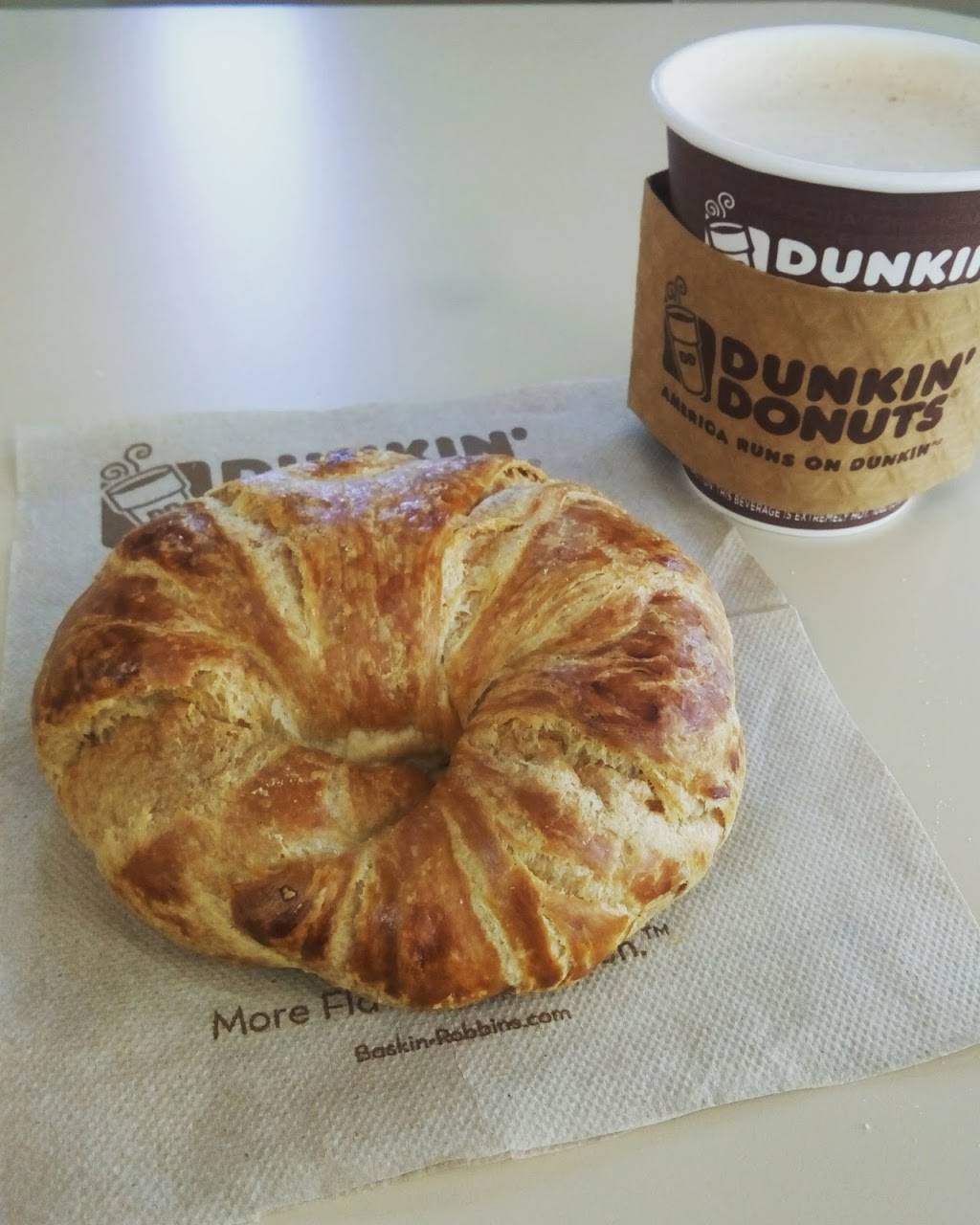 Dunkin | bakery | 13781 S John Young Pkwy, Orlando, FL 32837, USA | 4072403737 OR +1 407-240-3737
