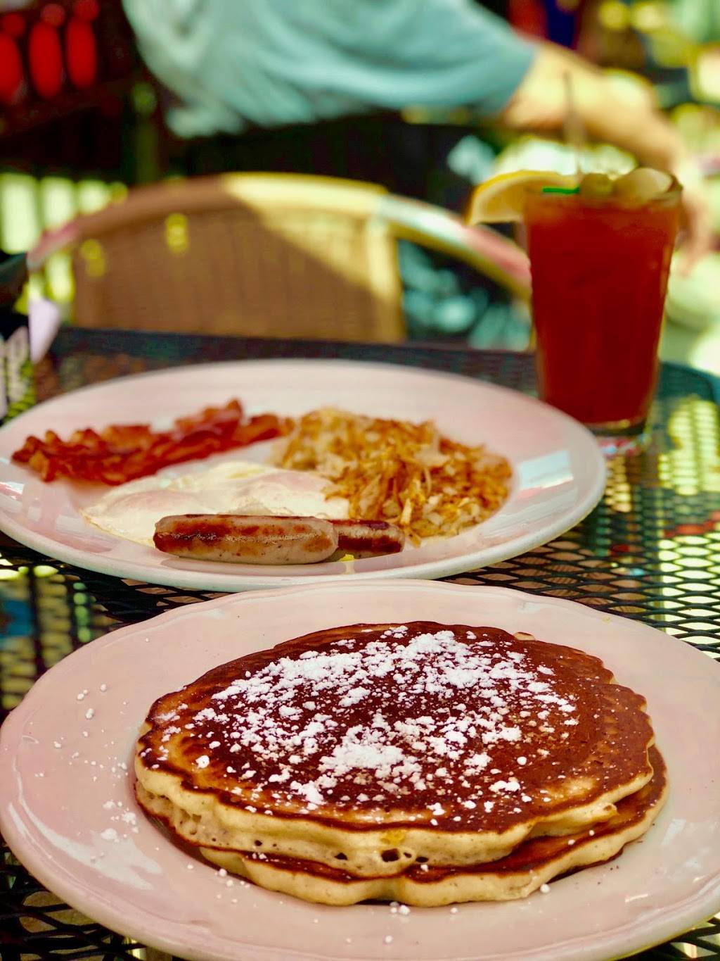 Ravenswood Station Bar & Grill | restaurant | 4709 N Damen Ave, Chicago, IL 60625, USA | 7738789400 OR +1 773-878-9400