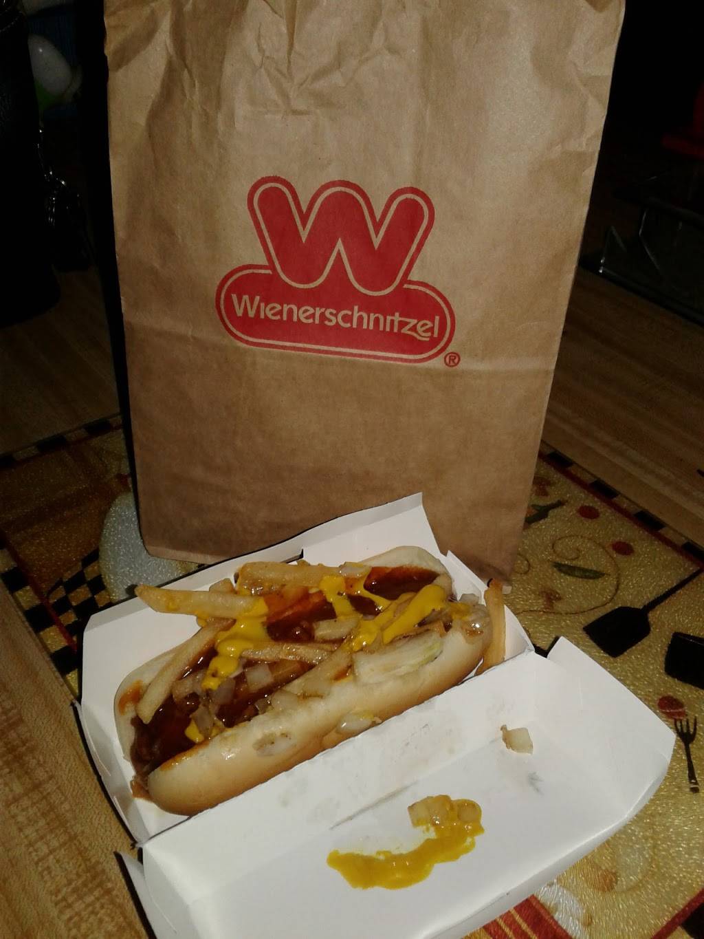 Wienerschnitzel | restaurant | 3005 E Ave S, Palmdale, CA 93550, USA | 6612720566 OR +1 661-272-0566