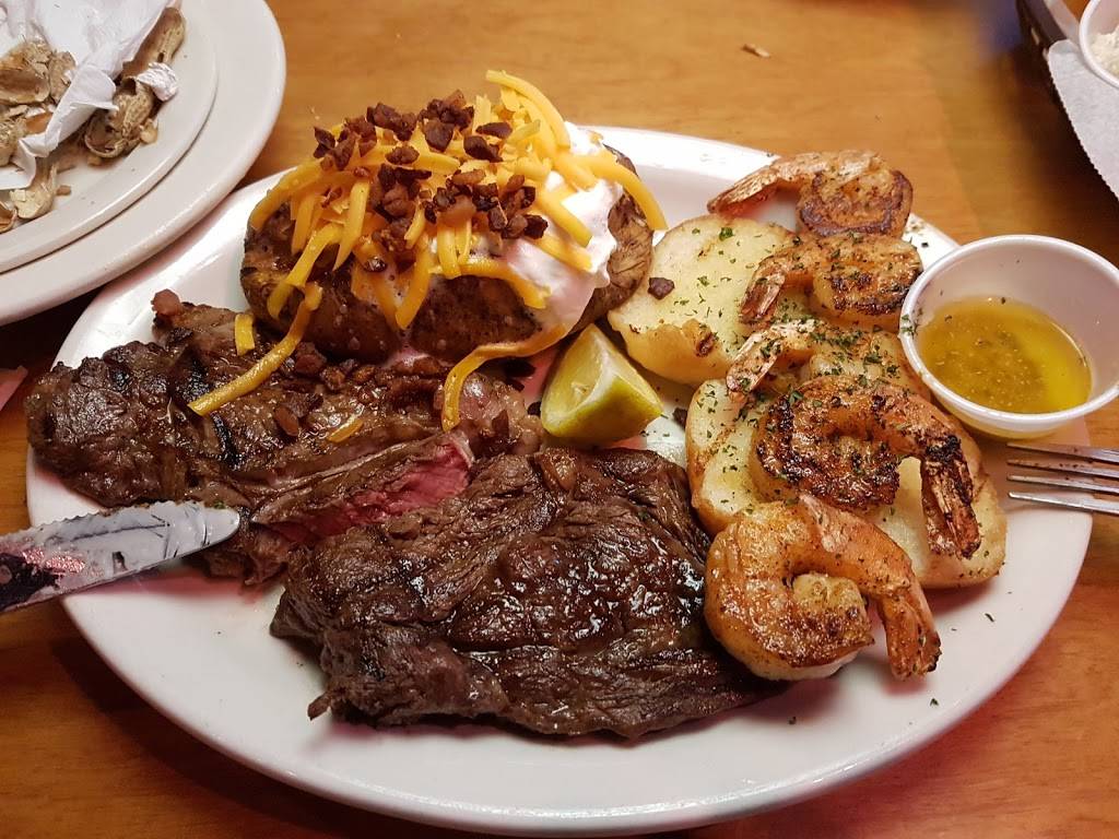 Texas Roadhouse | restaurant | 20201 13 Mile Rd, Roseville, MI 48066, USA | 5862940838 OR +1 586-294-0838