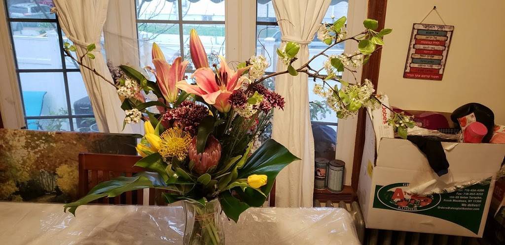 Shishi With Tzvi - שישי אצל צבי | restaurant | 87-01 139th St, Jamaica, NY 11435, USA | 7188137939 OR +1 718-813-7939