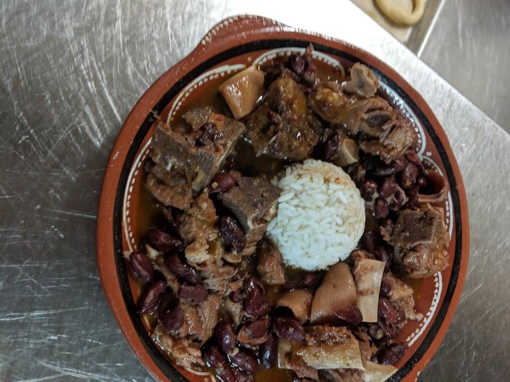 Sabores Tradicionais | restaurant | 1682 St Clair Ave W, Toronto, ON M6N 1H8, Canada | 4165191994 OR +1 416-519-1994