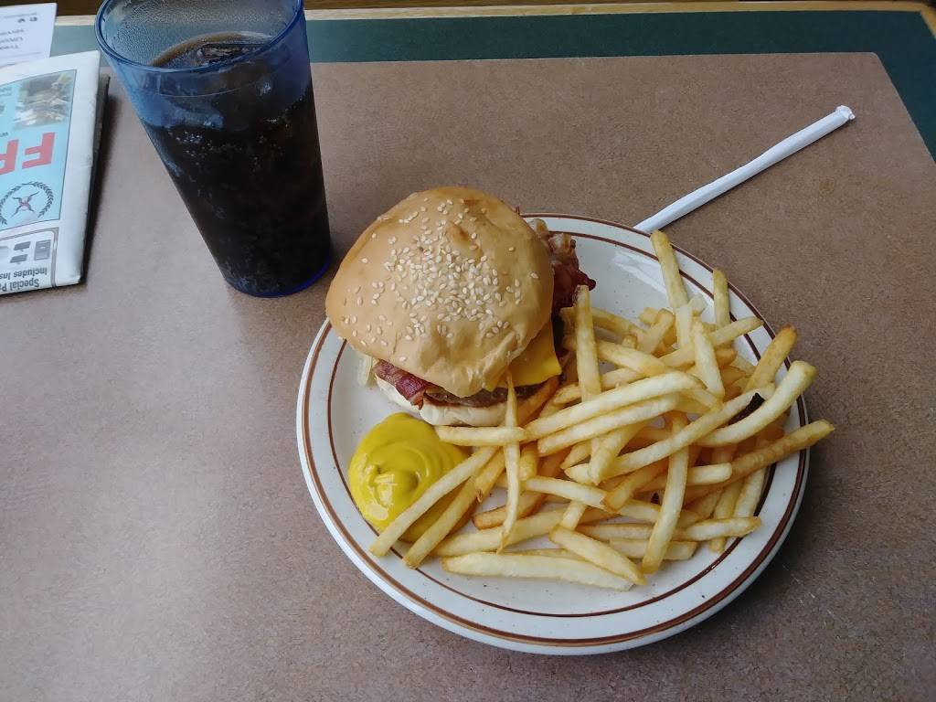 George Webb Restaurant | cafe | 4845 W Forest Home Ave, Milwaukee, WI 53219, USA | 4142494100 OR +1 414-249-4100