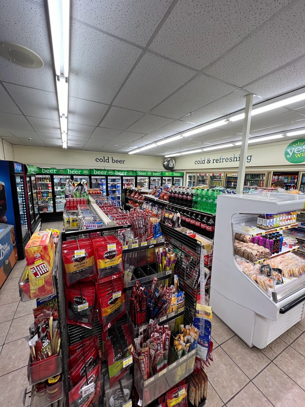 Yesway | restaurant | 239 S Chicago St, Hot Springs, SD 57747, USA | 6057455557 OR +1 605-745-5557