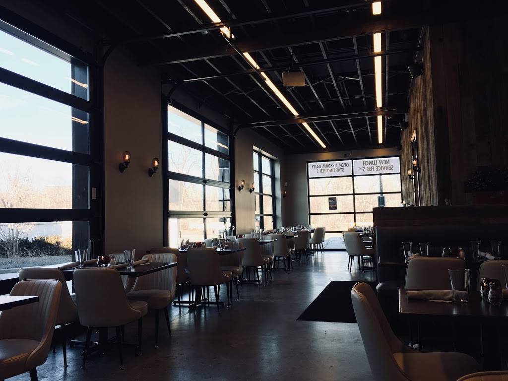 Freds Garage | restaurant | 574 Green Bay Rd, Winnetka, IL 60093, USA | 8474963733 OR +1 847-496-3733