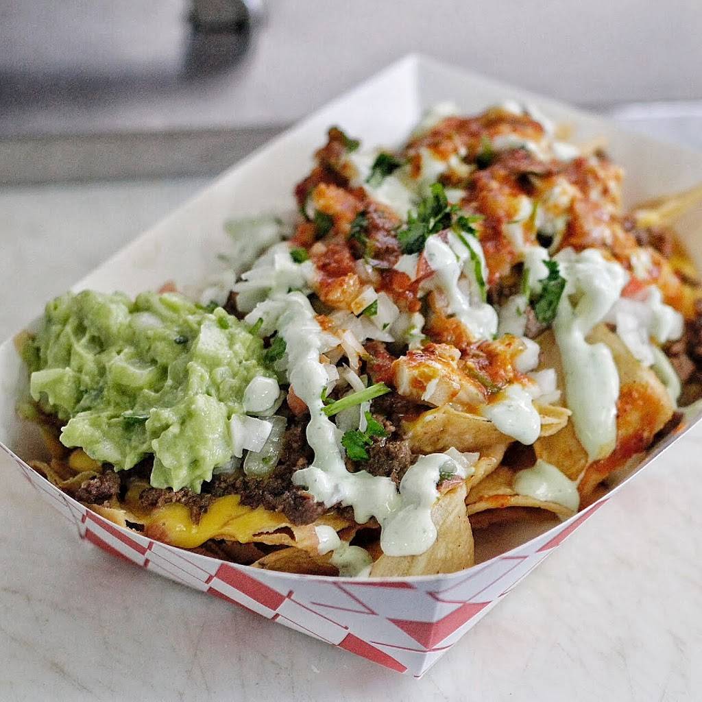 The Great White Hut | restaurant | 121 W California Ave, Glendale, CA 91203, USA | 8182435619 OR +1 818-243-5619