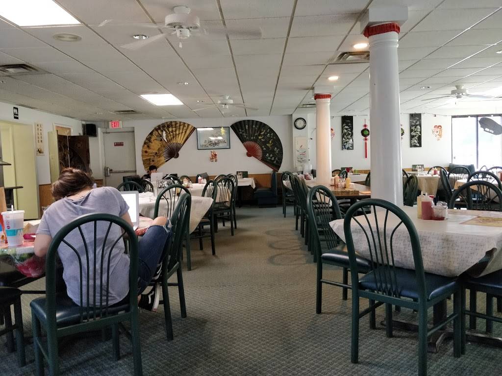 Moos Place | restaurant | 7415 Red Arrow Hwy, Watervliet, MI 49098, USA | 2694636688 OR +1 269-463-6688