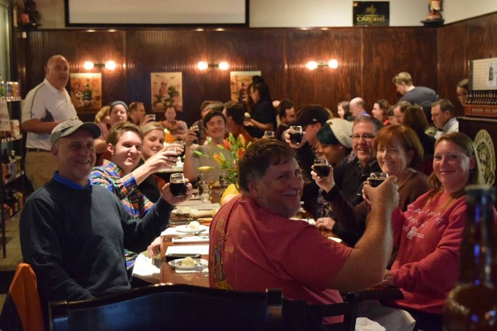 BottleDog Bites & Brews | restaurant | 8306 Chapel Hill Rd, Cary, NC 27513, USA | 9196945377 OR +1 919-694-5377