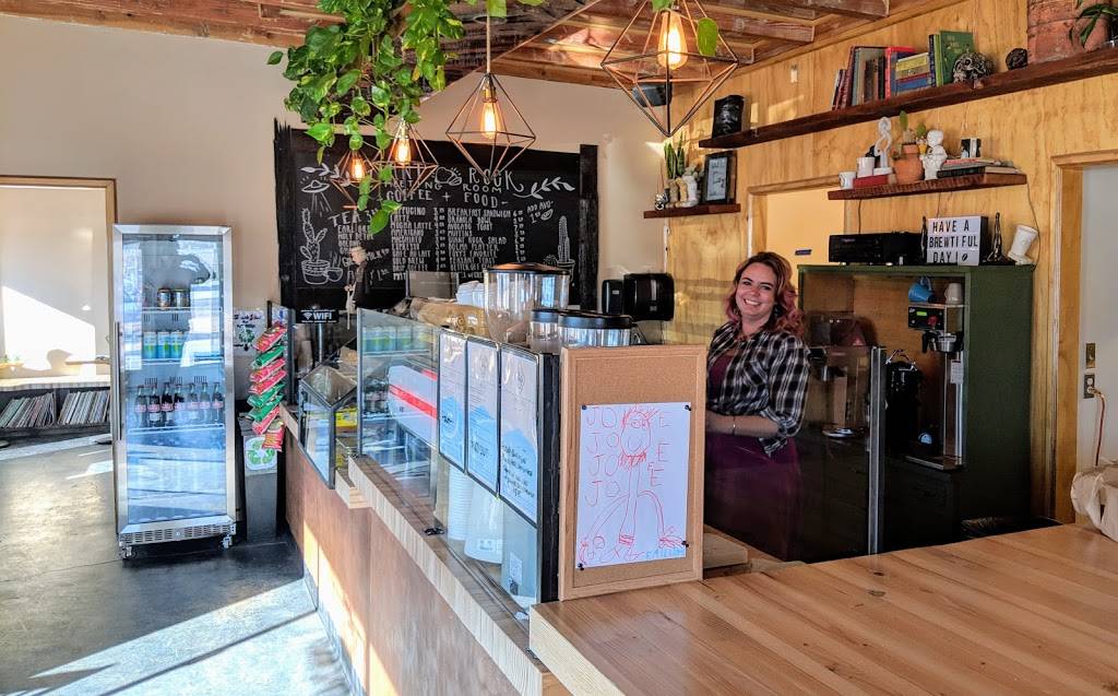 Giant Rock Meeting Room & Coffee House | bakery | 1141 Old Woman Springs Rd unit a, Yucca Valley, CA 92284, USA | 4422721472 OR +1 442-272-1472