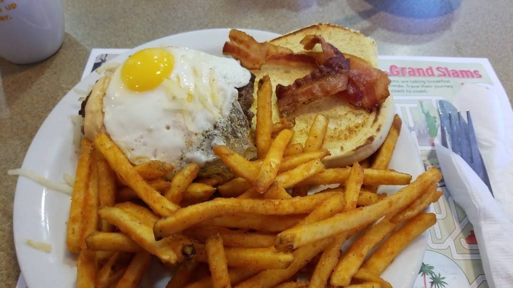 Dennys | restaurant | 711 N Harlem Ave, Oak Park, IL 60302, USA | 7083866964 OR +1 708-386-6964